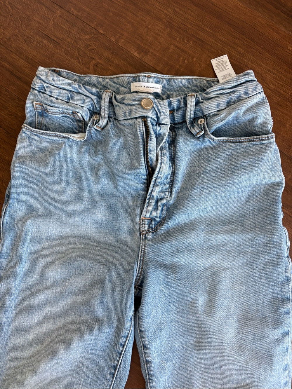 Good American High-Rise Jeans in Pale Blue Denim - Picture 3 of 4